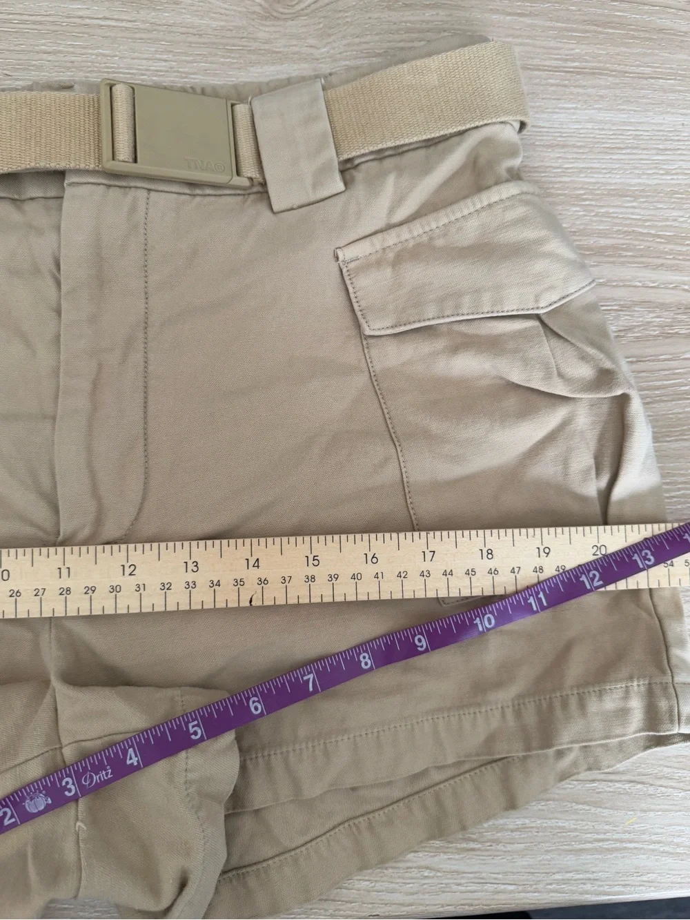 Aritzia TNA Large Curtis Cargo Shorts Tan Neutral Utility Safari Outdoor Belt